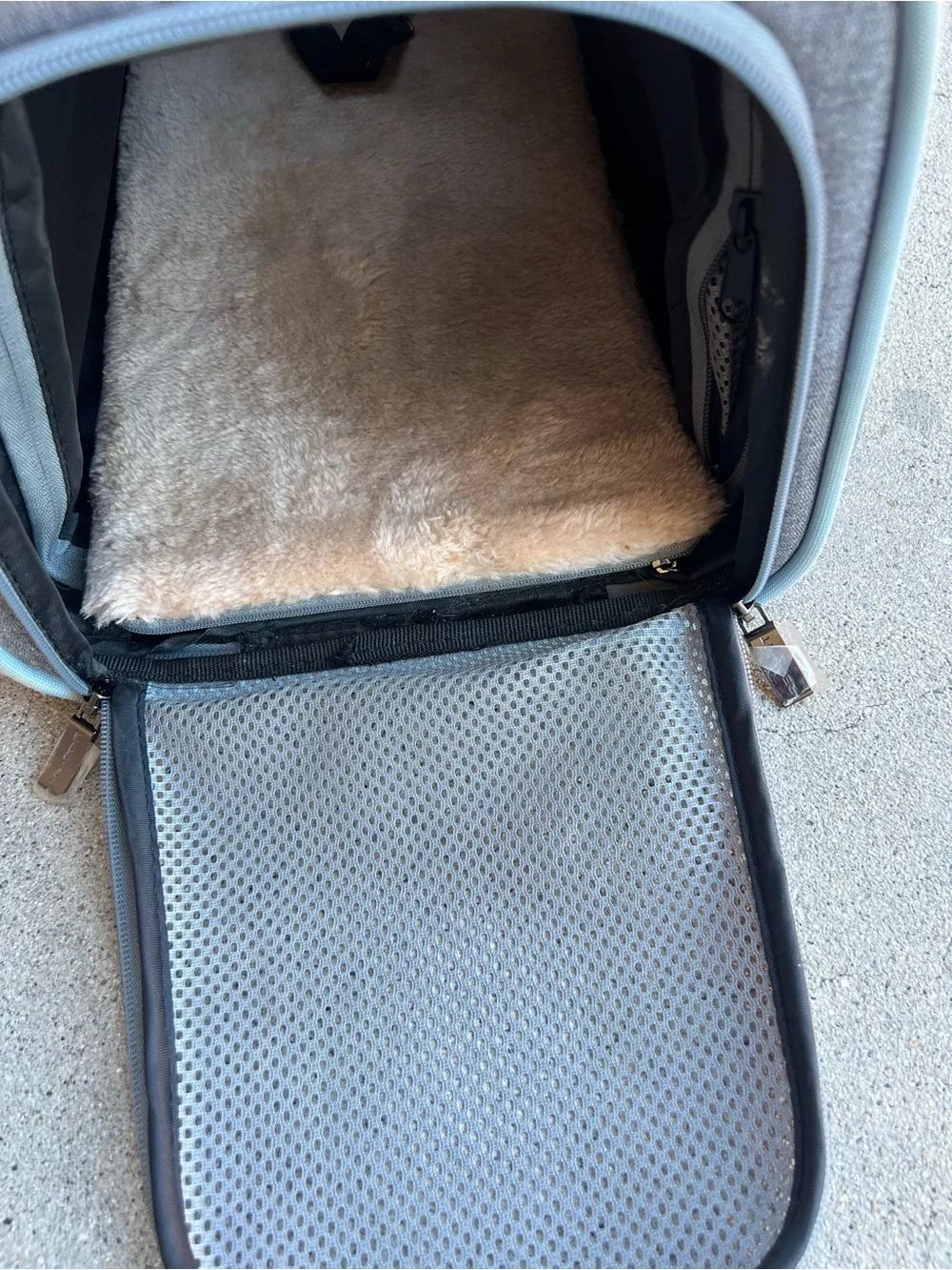 Petsfit Airline-Approved Soft-Sided Pet Carrier (Grey / Light Blue)